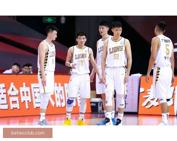 深圳男篮提前八轮九连胜两年后重返季后赛锁定席位